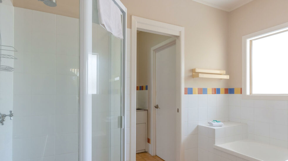 Hastings Cove Unit 19 Bathroom